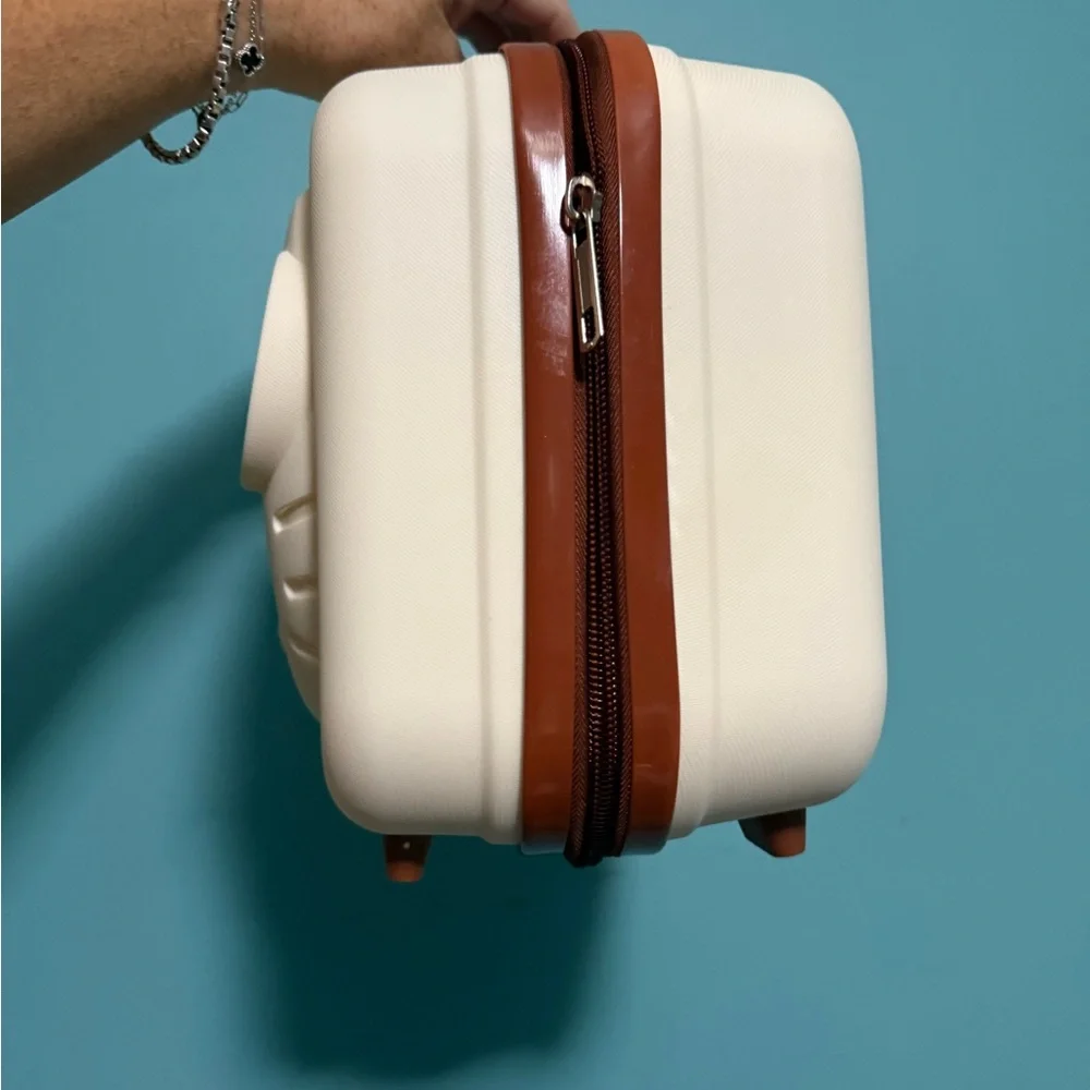 ✨ Hello Kitty White Hard Shell Train Case / Cosmetic Travel Bag – Rare ✨ - Picture 2 of 7